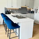 Alloggio in famiglia The Hive - Luxury Ensuite - Full Privacy As Only On The Floor! *
