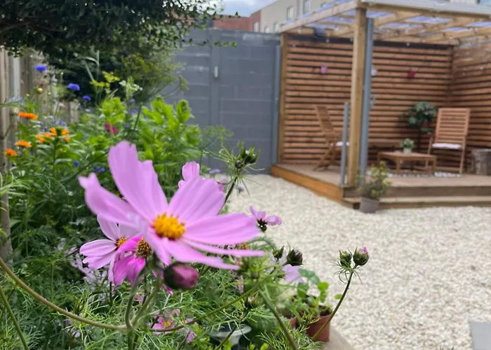 The Hive - Luxury Ensuite - Full Privacy As Only On The Floor! Проживание в семье