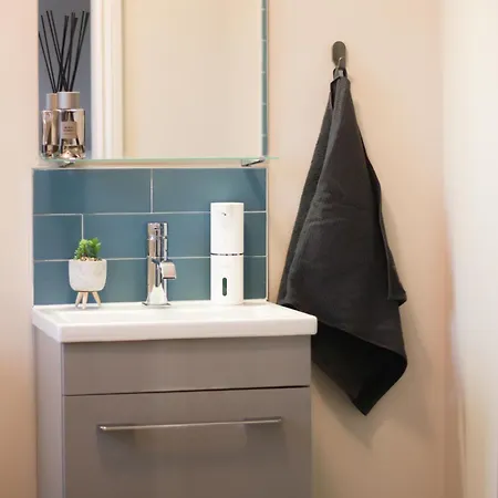 The Hive - Luxury Ensuite - Full Privacy As Only On The Floor! Homestay szállás Dublin